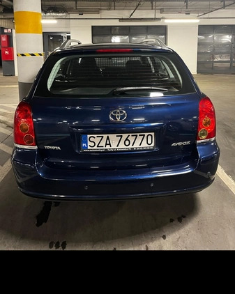 Toyota Avensis cena 13500 przebieg: 260000, rok produkcji 2005 z Katowice małe 211